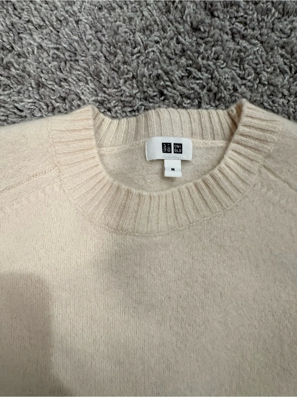 Uniqlo Crewneck Cream Wool Sweater - Picture 9 of 12